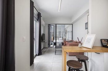 Omnia Pagrati Apartments