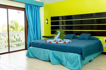 Fantasy Island Beach Resort Dive & Marina