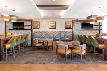 Hampton Inn & Suites Madison / Downtown