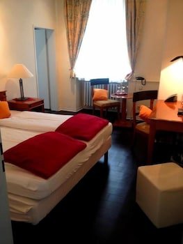 CAREA Schlosshotel Domäne Walberberg