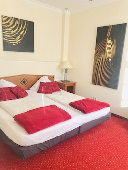 CAREA Schlosshotel Domäne Walberberg