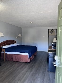 Knights Inn Midland