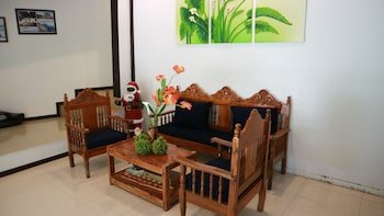 Lolo Panding Inn