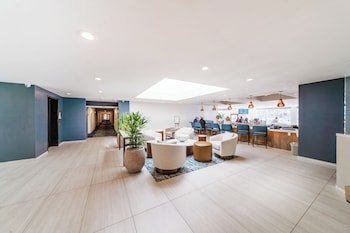 Bay Club & Marina