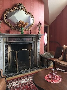 Innisfree Bed & Breakfast By-The-Lake