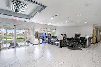 Chicago Club Inn Suites