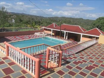 Paradise Reggae Resort