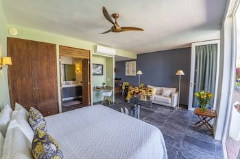 Suites at Sapphire Ocean Club