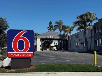 Studio 6 Suites Carson, CA