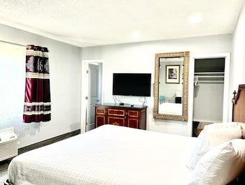 Sundial Lodge