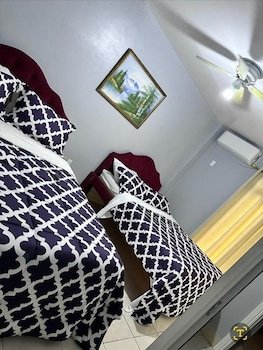 Brittany's Hotel