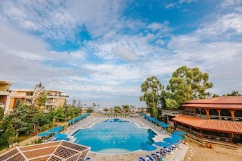 Dreamland Oasis Chakvi Hotel