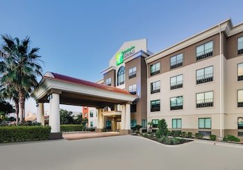 Holiday Inn Express San Antonio NW Near Seaworld
