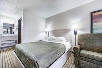 Bearcat Inn And Suites