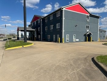 Burgundy Inn & Suites