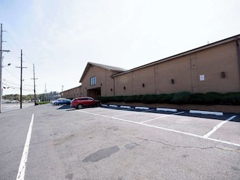 Knights Inn South Amboy/Garden State Parkway South, Exit 125