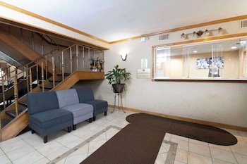 Knights Inn South Amboy/Garden State Parkway South, Exit 125