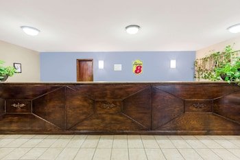 Super 8 by Wyndham Jonesboro