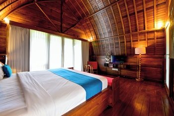 The Lumbung Wood Villa