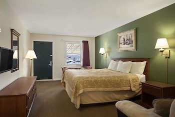 Super 8 by Wyndham Mifflinville Near Bloomsburg