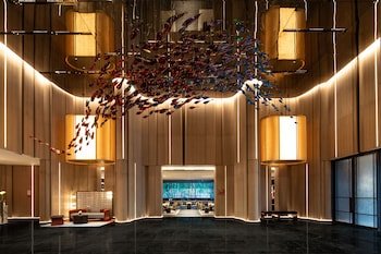 Hualuxe Shanghai Changfeng Park, an IHG Hotel