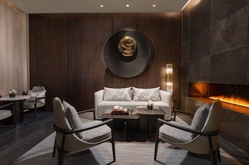 Hualuxe Shanghai Changfeng Park, an IHG Hotel