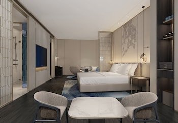 Hualuxe Shanghai Changfeng Park, an IHG Hotel