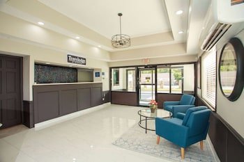 Travelodge by Wyndham Macon West