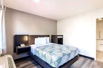 Motel 6 Carlsbad East