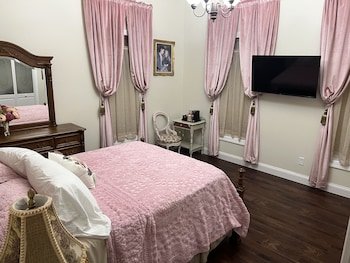 Holland Farmhouse Inn B & B