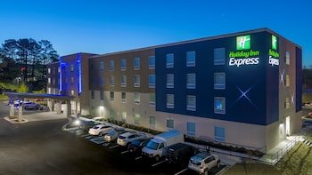 Holiday Inn Express & Suites Huntsville - Space Center