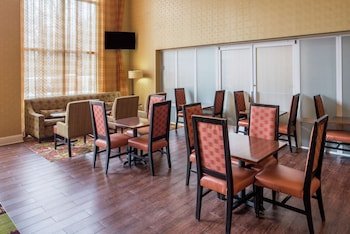 Hampton Inn & Suites Charlotte Arrowood