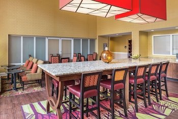 Hampton Inn & Suites Charlotte Arrowood