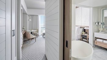 Four Seasons Hotel New Orleans