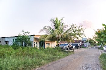 Penginapan Pondok Ratu 354 by OYO