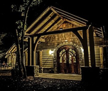 Dancing Bear Lodge
