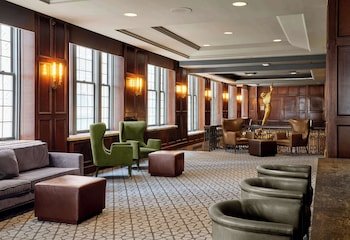 Hotel Phillips Kansas City, Curio Collection by Hilton