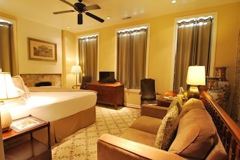 Grand Center Inn