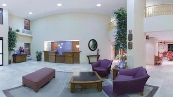 Holiday Inn Express & Suites Phoenix Airport