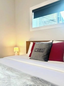 Cribs On The Hill