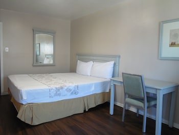Elsinore Hot Springs Inn