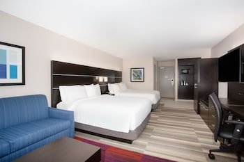 Holiday Inn Express & Suites Lincoln City