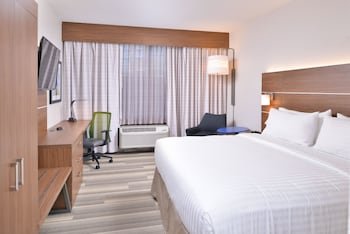 Holiday Inn Express & Suites Indianapolis Downtown Convention Center Area