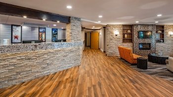 Best Western Plus Country Meadows Inn