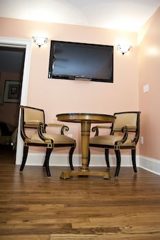 DeSoto Beach Garden Suites