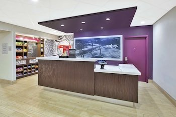 Hampton Inn & Suites Oakwood Village-Cleveland