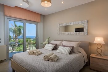 Queen Hill Luxury Villa