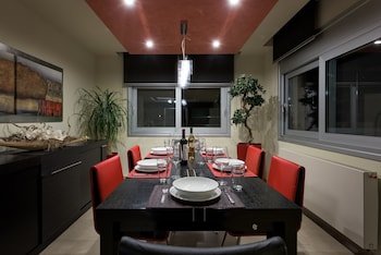 Queen Hill Luxury Villa