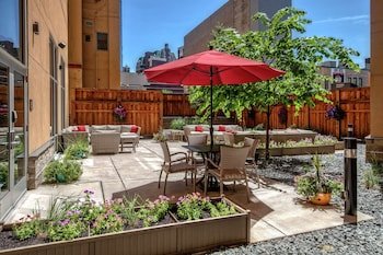 Hampton Inn & Suites - Minneapolis