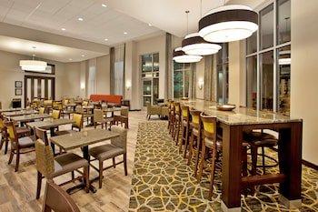 Hampton Inn & Suites - Minneapolis